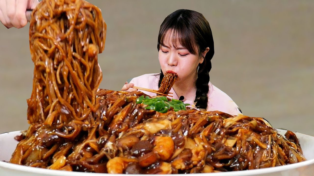 Большой корейский соус с черной фасолью и лапшой Eatingshow ㅣ jajangmyeon MUKBANG