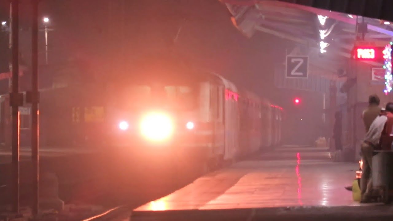 Honking WAP-5 India's Longest Train Prayagraj Express Glides Past Firozabad at MPS