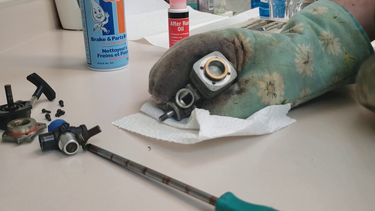 Hyper 21 nitro engine  Full strip down in cleaning and reassembly