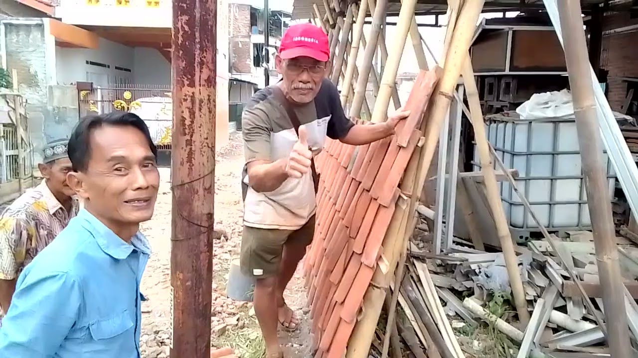 Pasang pagar genteng bekas dan bambu#subscribe #genteng #bamboo #foryou #fyp 