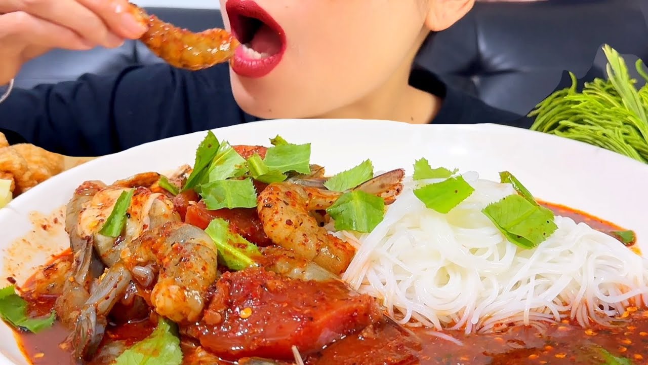 Thaifood ASMR ยำขนมจีนกุ้งสด น้ำยำข้นๆปลาร้า เปรี้ยวหวานเค็ม Fresh Shrimp Noodles Salad MUKBANG show