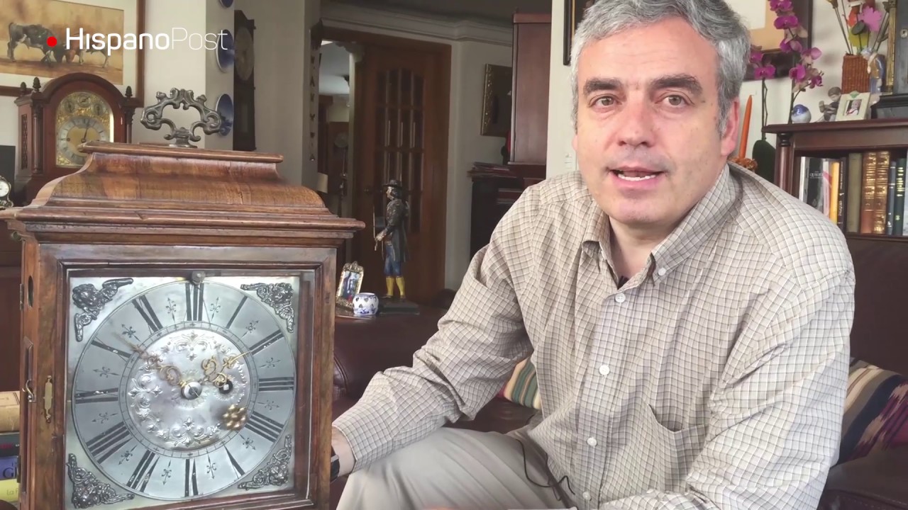 El hombre que les da cuerda todos los sábados a sus más de 100 relojes
