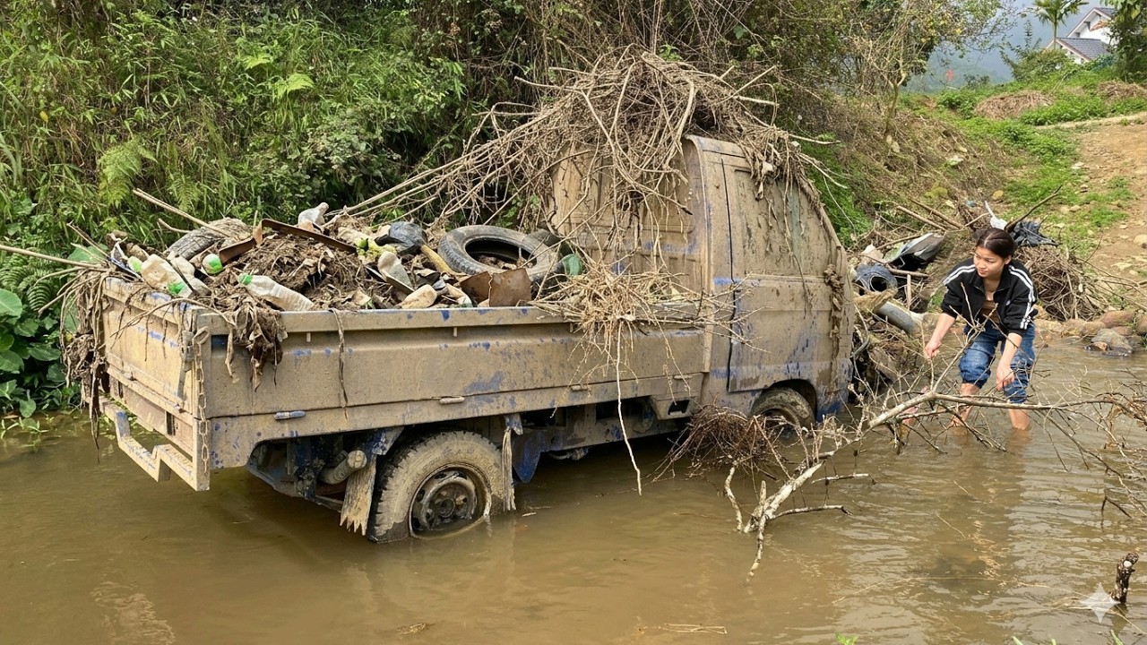 Girl Restores Abandoned Car Submerged in Water – and the Unexpected Outcome!