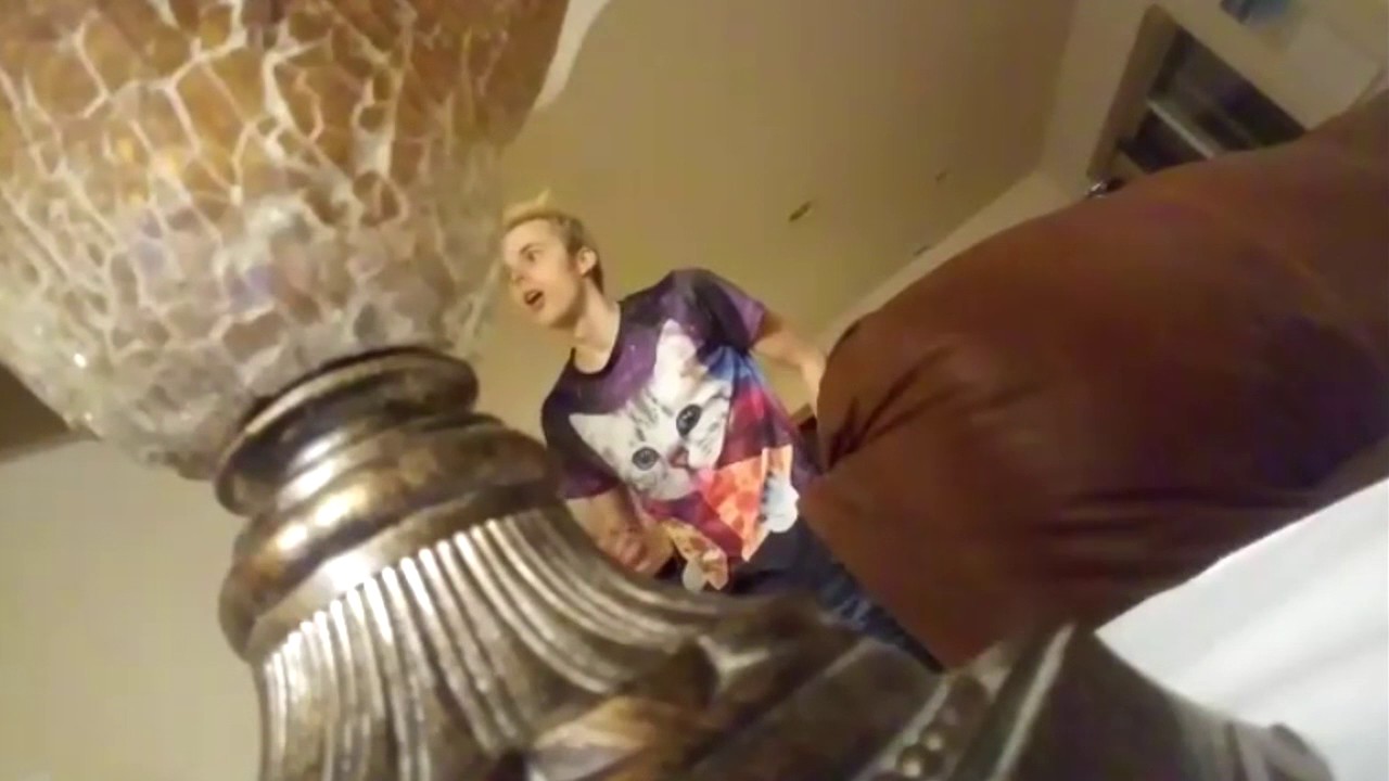 LILTRAPDOG GETS KICKED OUT OF HIS HOUSE BY HIS MOTHER!!!