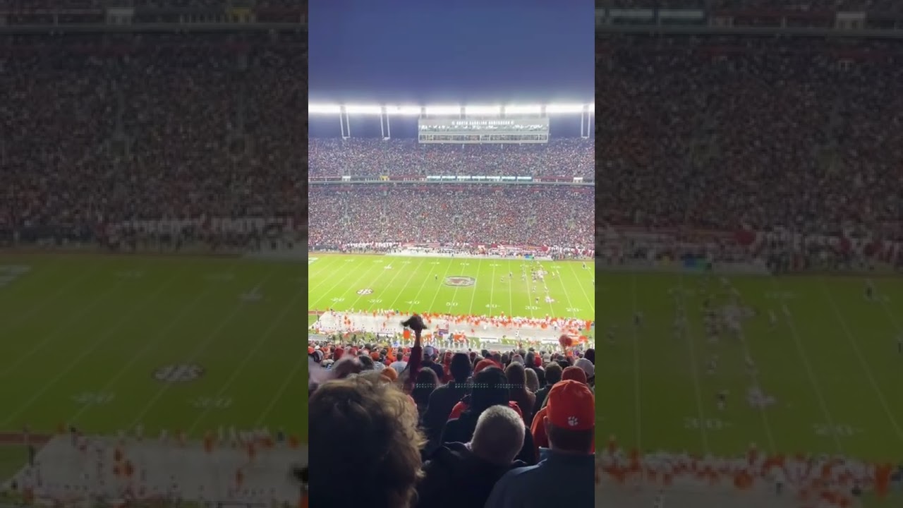 The noise level for about 10-15 plays in Williams-Brice Stadium (2021)