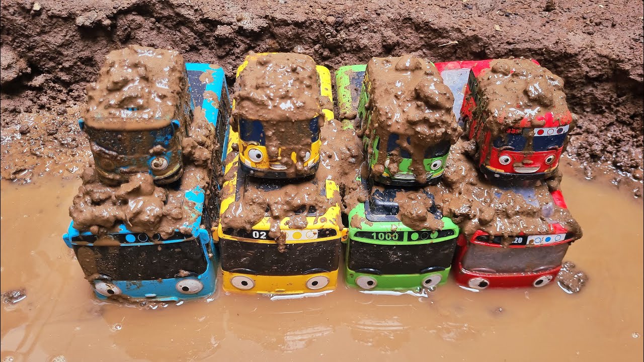 Help!!Mobil Mobilan di Lumpur, Bus Tayo, Truk Tayo, Mobil Molen, Mobil Derek, McQueen, Mobil Monster