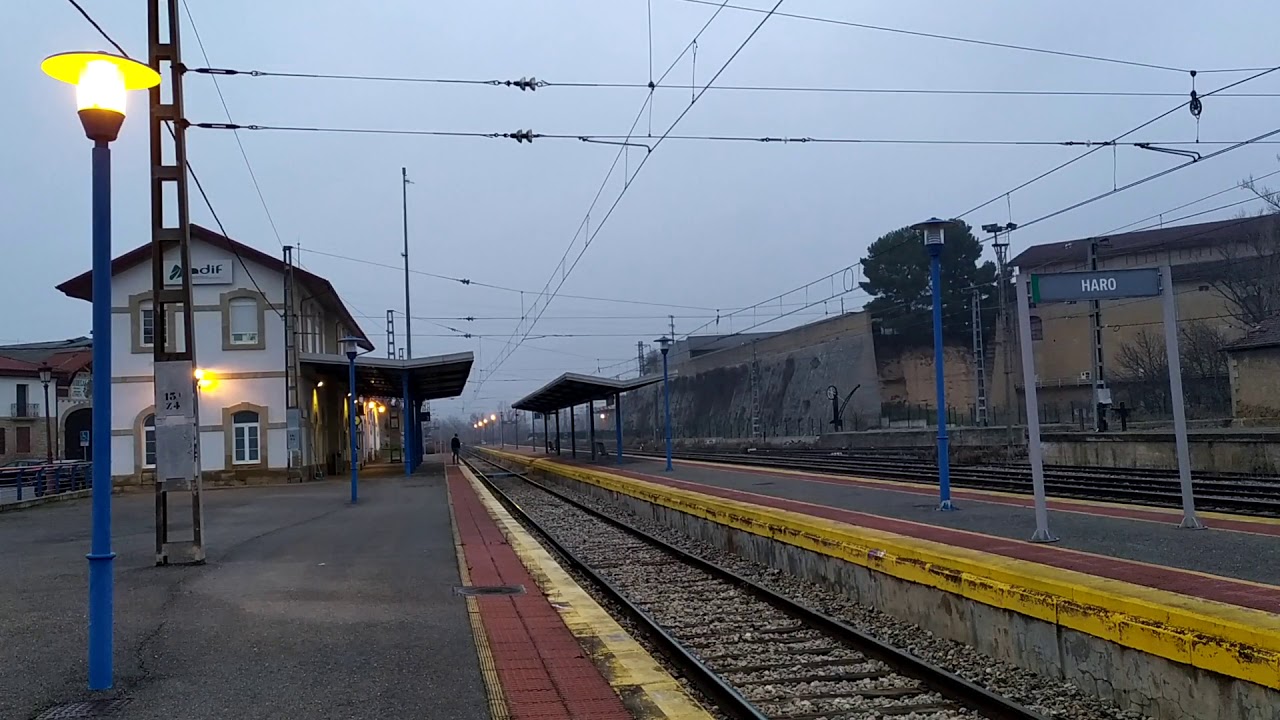 M&aacute;quina 252 de Renfe por haro