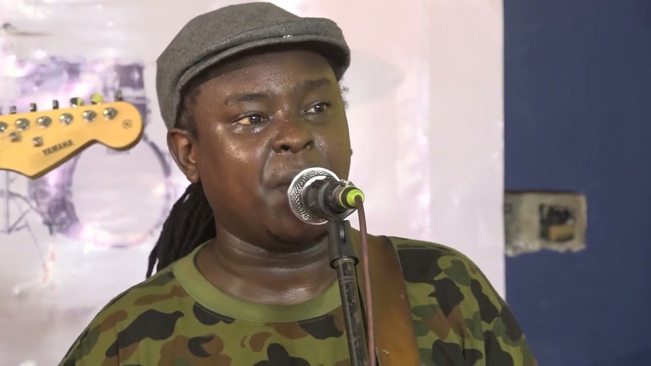 Guitar ikunawa ou-kana Kethi  machinery