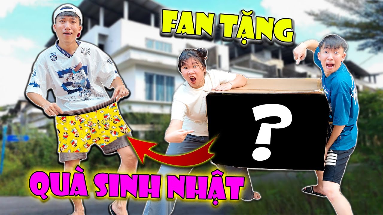 Cả Team Bất Ngờ Khi Các Bạn Fan Tặng Quà Sinh Nhật Cho Anh Tóc Xoăn