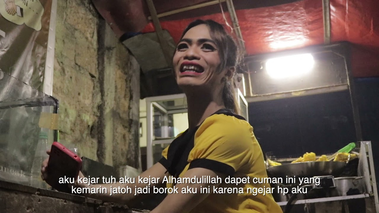 Potret Kehidupan : Angle Transpuan Asal Depok
