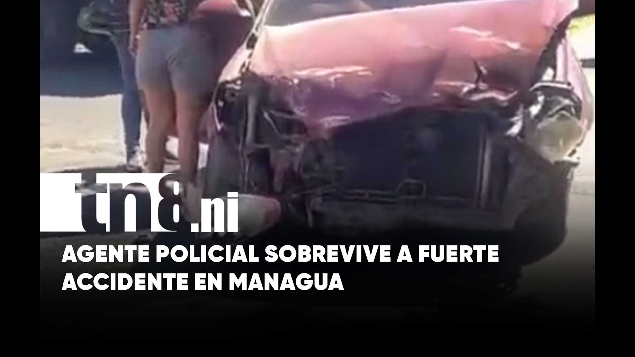 Agente de la Policía Nacional sobrevive a accidente con vuelco de vehículo