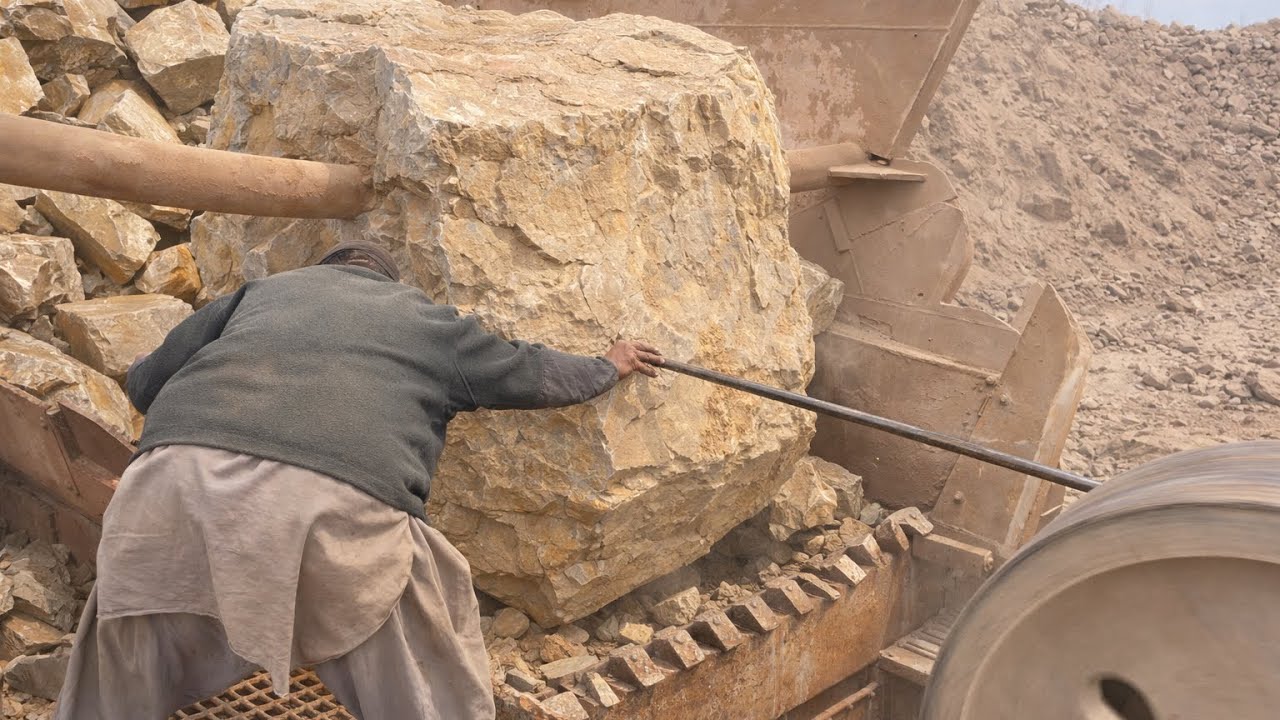 "Big Rock Crusher Machine: A Giant in Action"Big Rock Crushing: A Powerful Process"