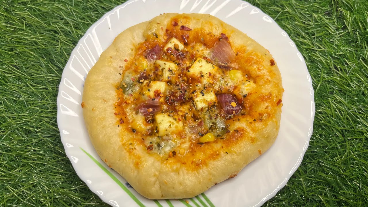 Homemade Veg Paneer Pizza॥ ভেজ পনির পিজ্জা॥ Recipe to make delicious vegetarian paneer pizza   