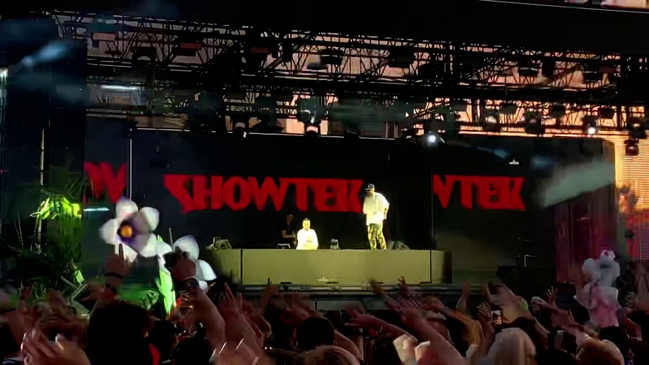 Showtek (Intro Set) @ Electroland 2019 - Disneyland Paris