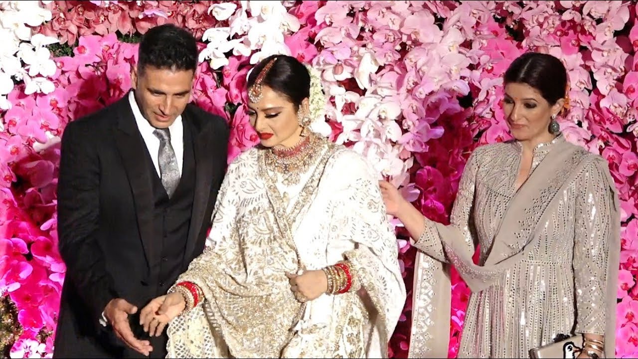 Twinkle Khanna's Jealous Reaction As Akshay Kumar Flirts With Rekha At Akash Ambani's Reception