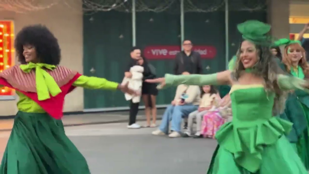 FLASHMOB ESTRENO WICKED FOR GOOD, CDMX 2025
