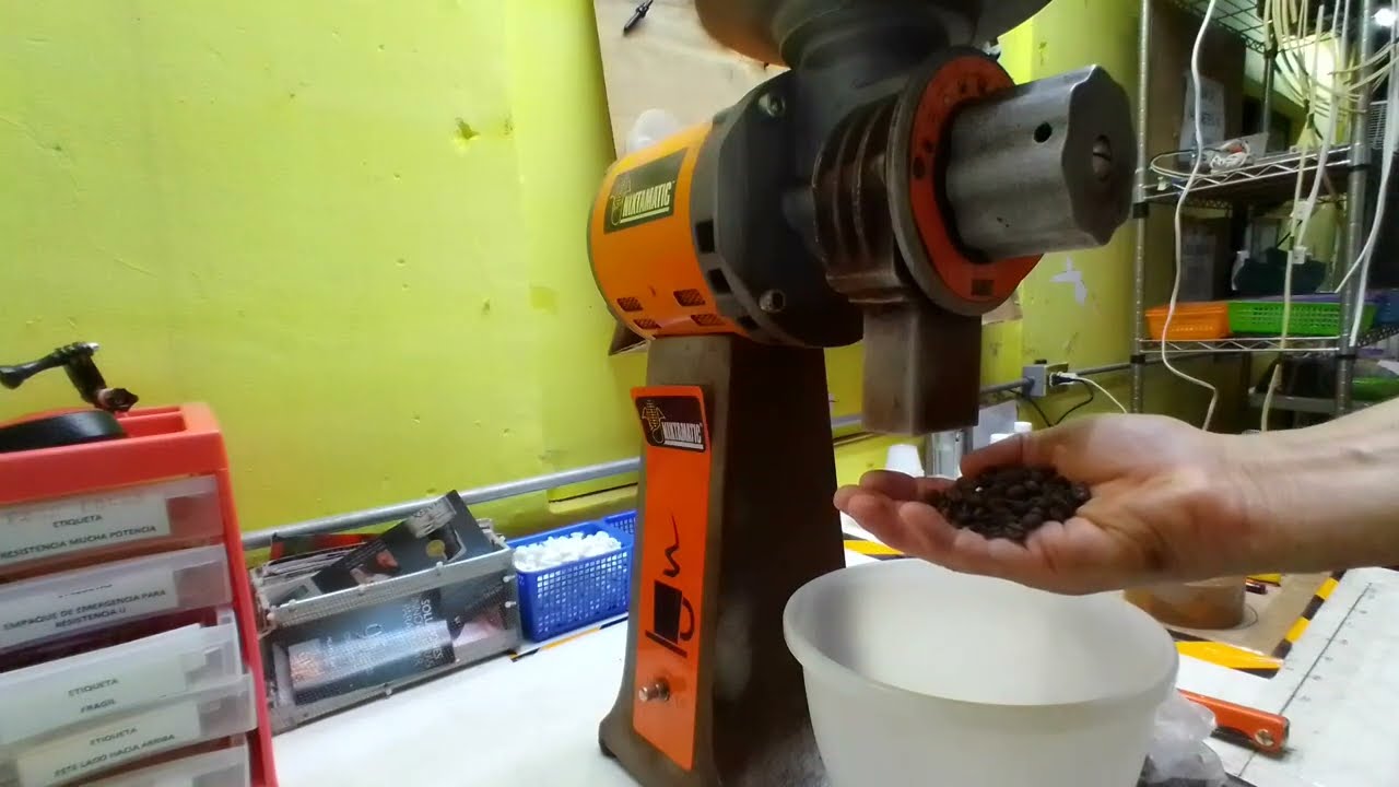 como reparar molino para cafe // el caso del chileancho maligno