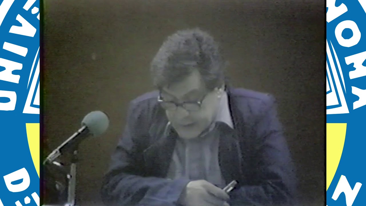 Conferencia impartida por José Emilio Pacheco sobre los orígenes de la literatura .