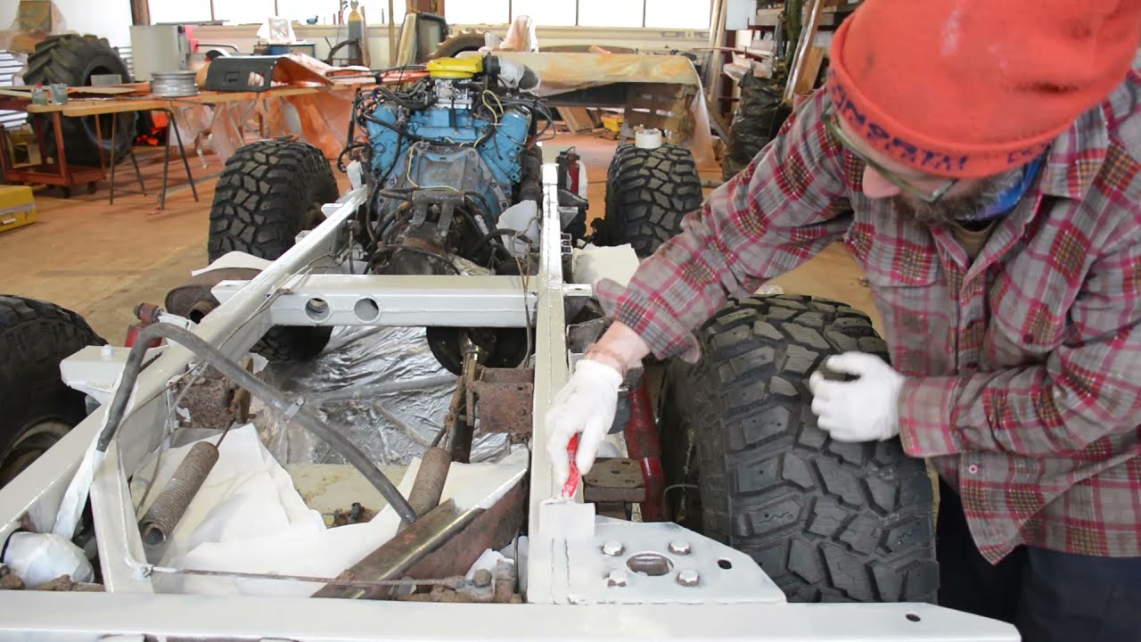 Painting the chassis of the Volvo C202/The Black Sheep project ep.09