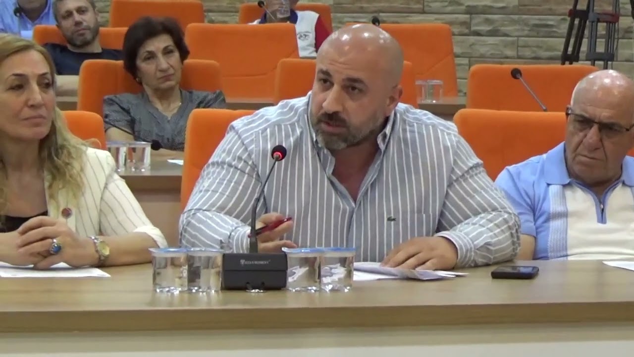 Akko&ccedil;'tan Ulaşım ve Altyapı Eleştirisi: Keyfi seferlerin kaldırılması emrini size kim veriyor ?