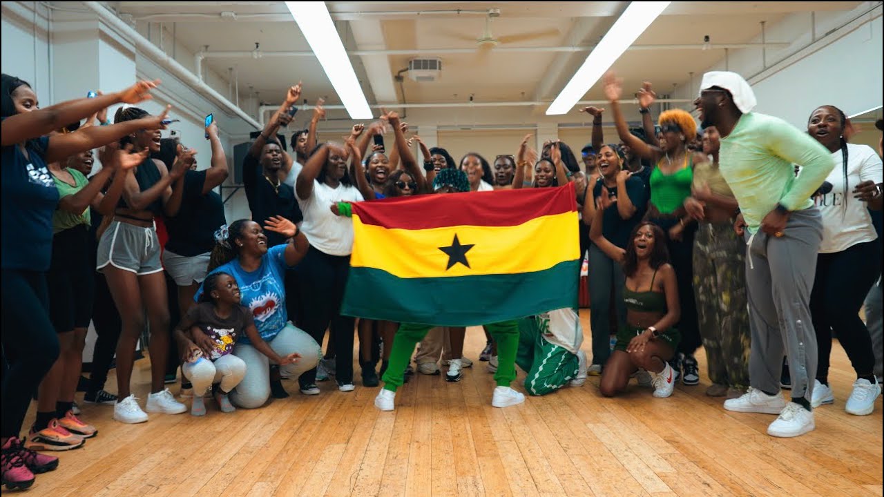 Lisa Quama First Class in New York City (Dance Compilation) Video