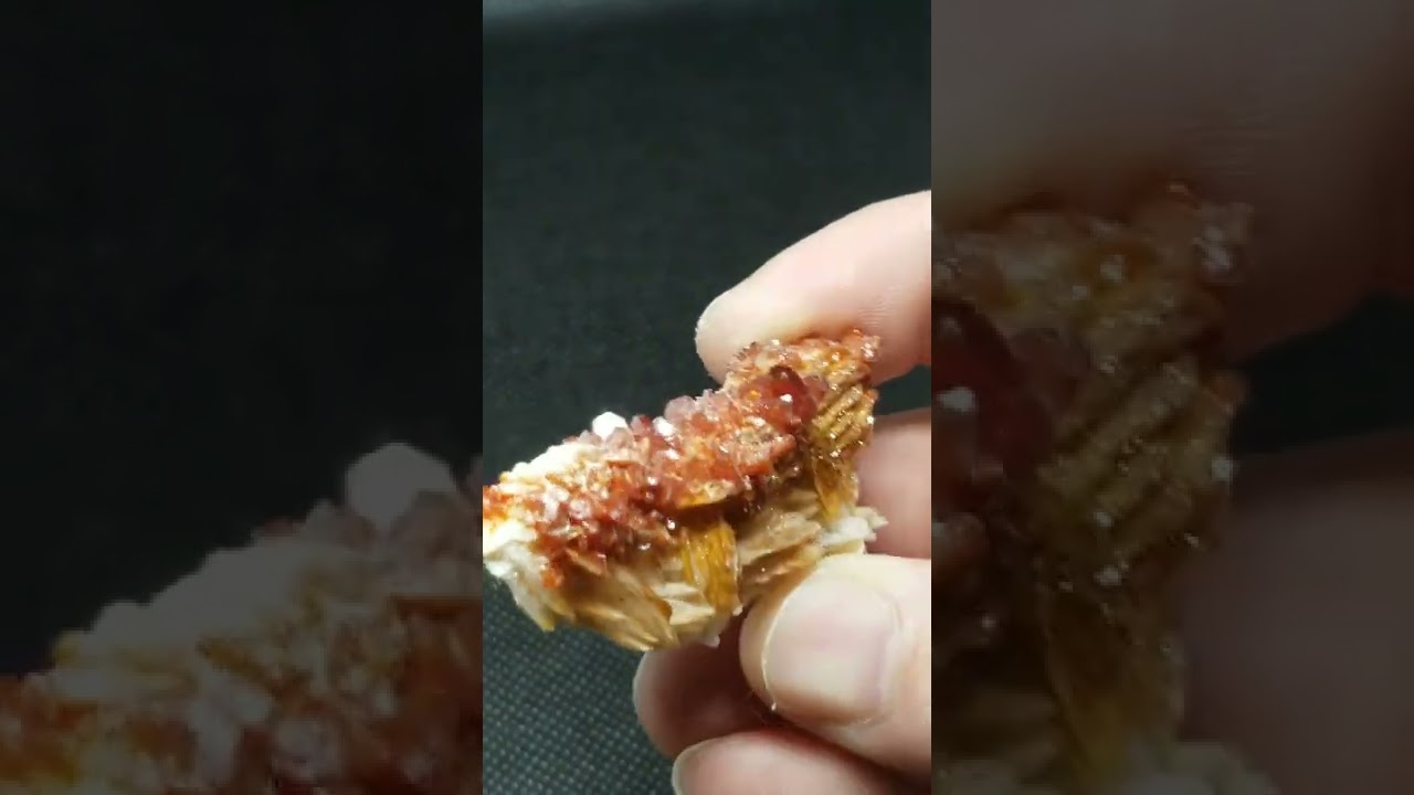 Vanadinite on Barite