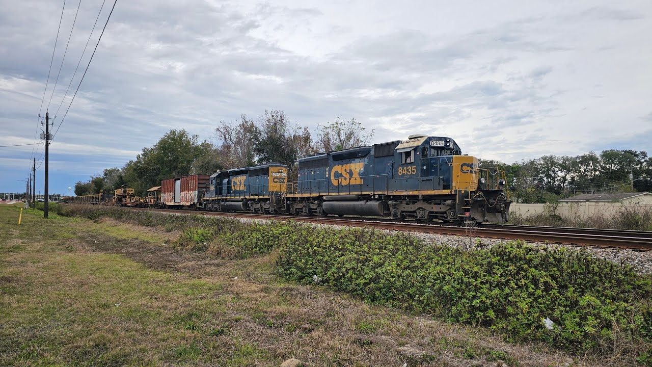 1/14/26 EMD GP Fest in Dade City! CSX W027 CWR Rail Train Stops for a Meet w/ M604 (8435+8094+6517!)