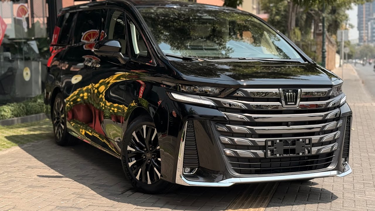 Toyota Crown Vellfire (2025) Hybrid 2.5 E-Four / In-Depth Walkaround