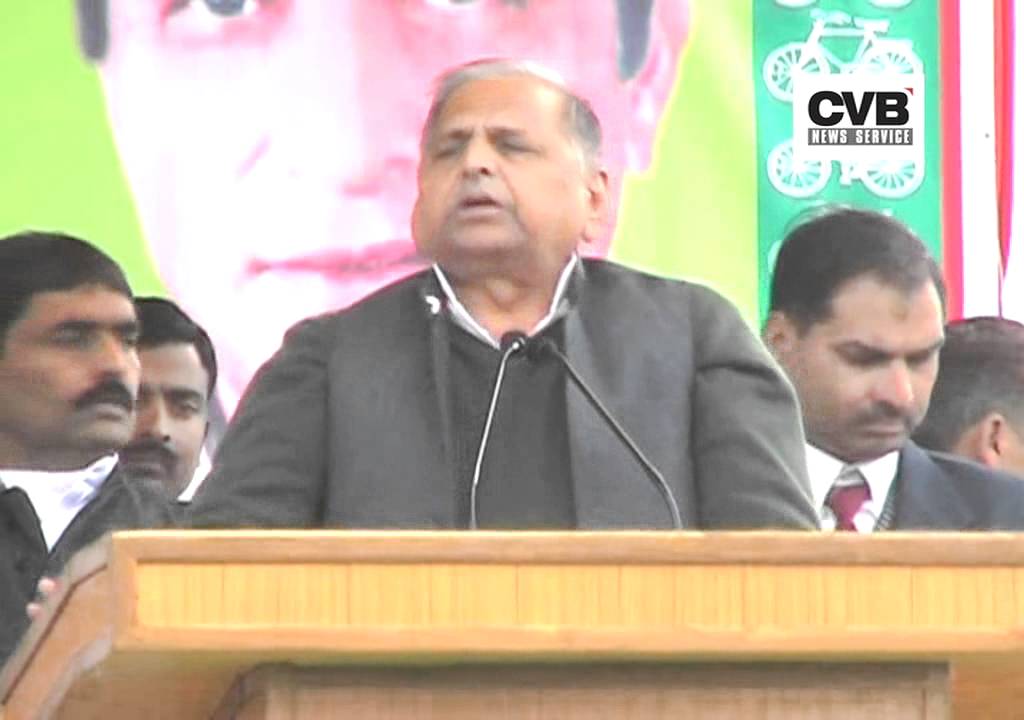 MULAYAM SINGH YADAV OPENS HIS ELECTION CAMPAIGN, SLAMS MAYAWATI