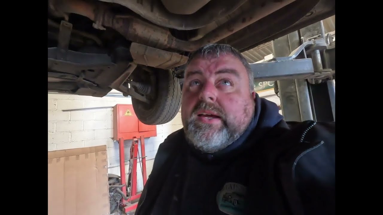 #vw transporter t4 lets have a look at the rust we have found and what we need to do to fix it