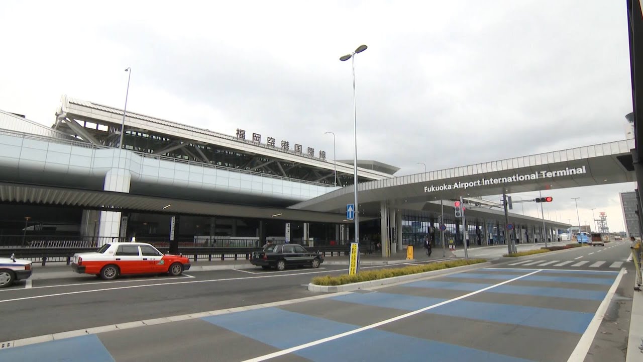 福岡空港国際線ビルで「福岡らしさ」を満喫・・・「博多ラーメン」「とりかわ」などの「屋台街」　４倍に拡大の免税店エリアでショッピングも