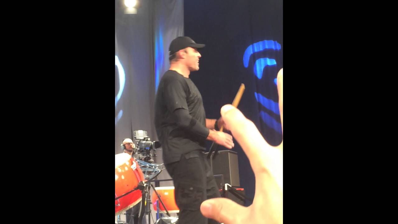 Tony Robbins touched at UPW London 2016