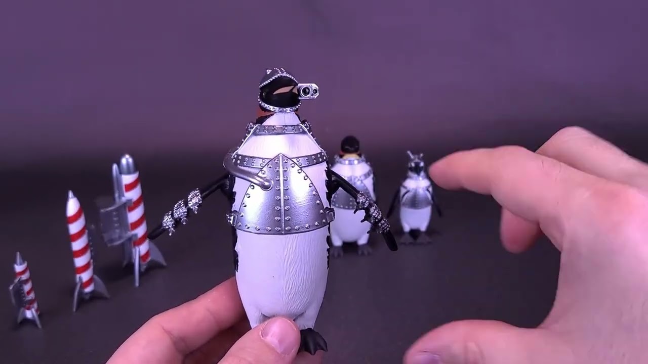 Обзор игры «Бэтмен возвращается: Коммандос Пингвинс» от McFarlane Toys | @TheReviewSpot