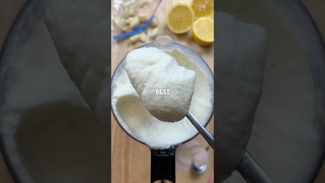 Toum (Lebanese Garlic Sauce)