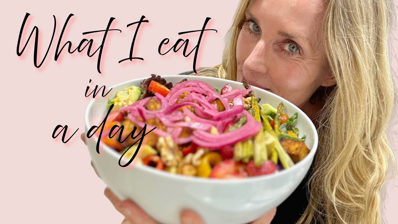 What I eat in a day for GLOWING SKIN & a STRONG BODY at 55