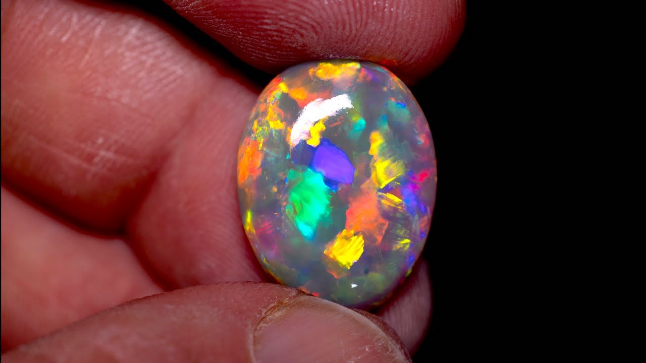 LIVE Cutting a Gem Crystal Opal Starting  at 17 Carats $40,000 Value