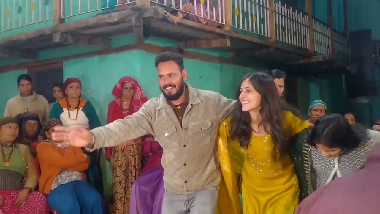 Pahadi dance #pahadi #explorepage #viral #fyp 