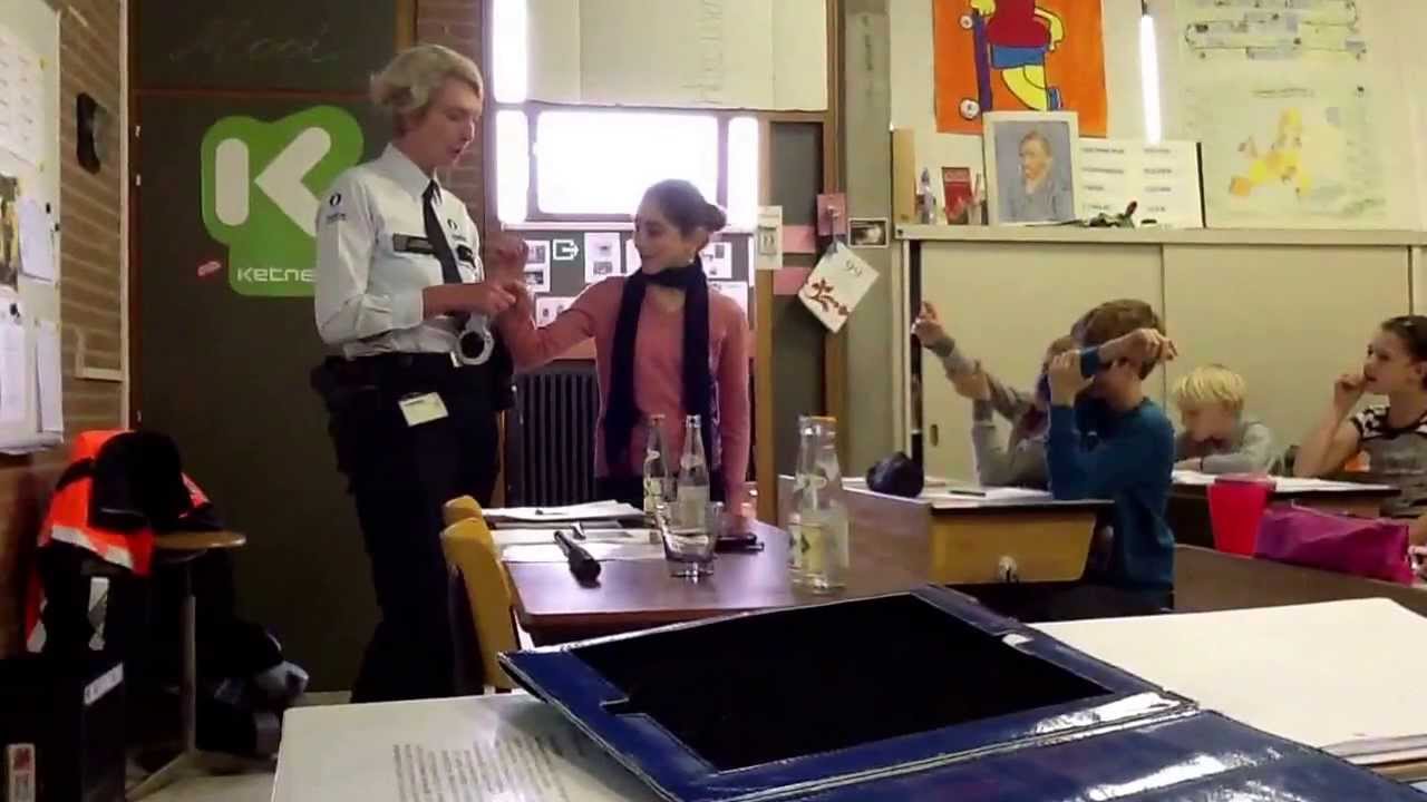 Politie op bezoek. (November)