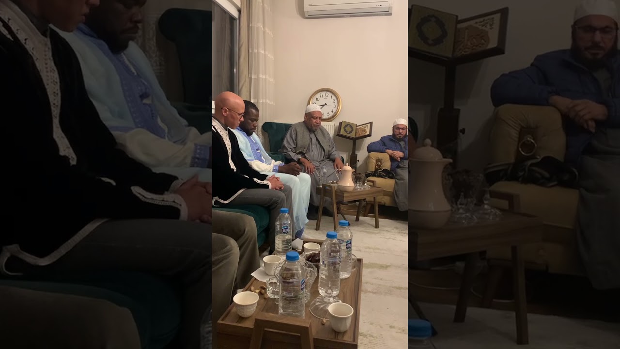 الشيخ عصام البشير يجري عقدالزواج، بارك الله للعروسين