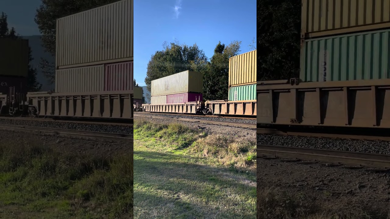 CN ET44AC intermodal train Agassiz BC October 6, 2025