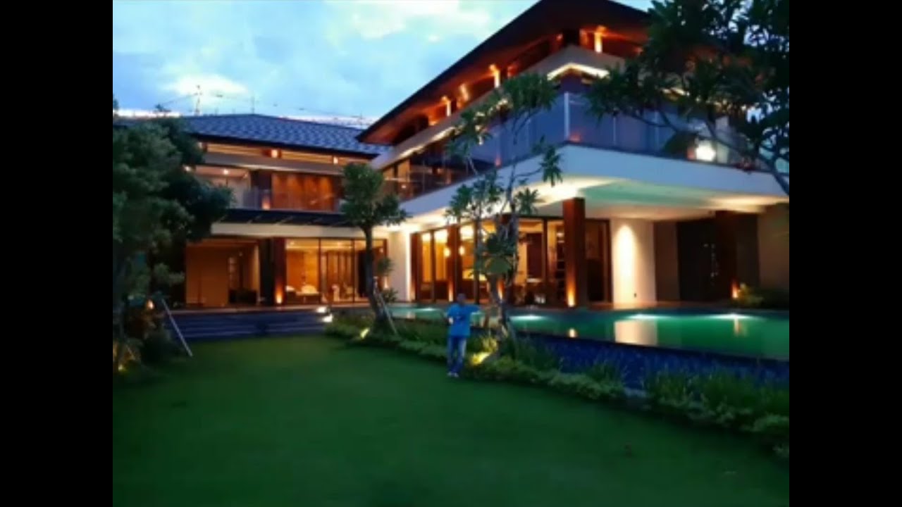 JUAL  RUMAH LUXURY GRAHA FAMILY GOLF VIEW - SURABAYA BARAT