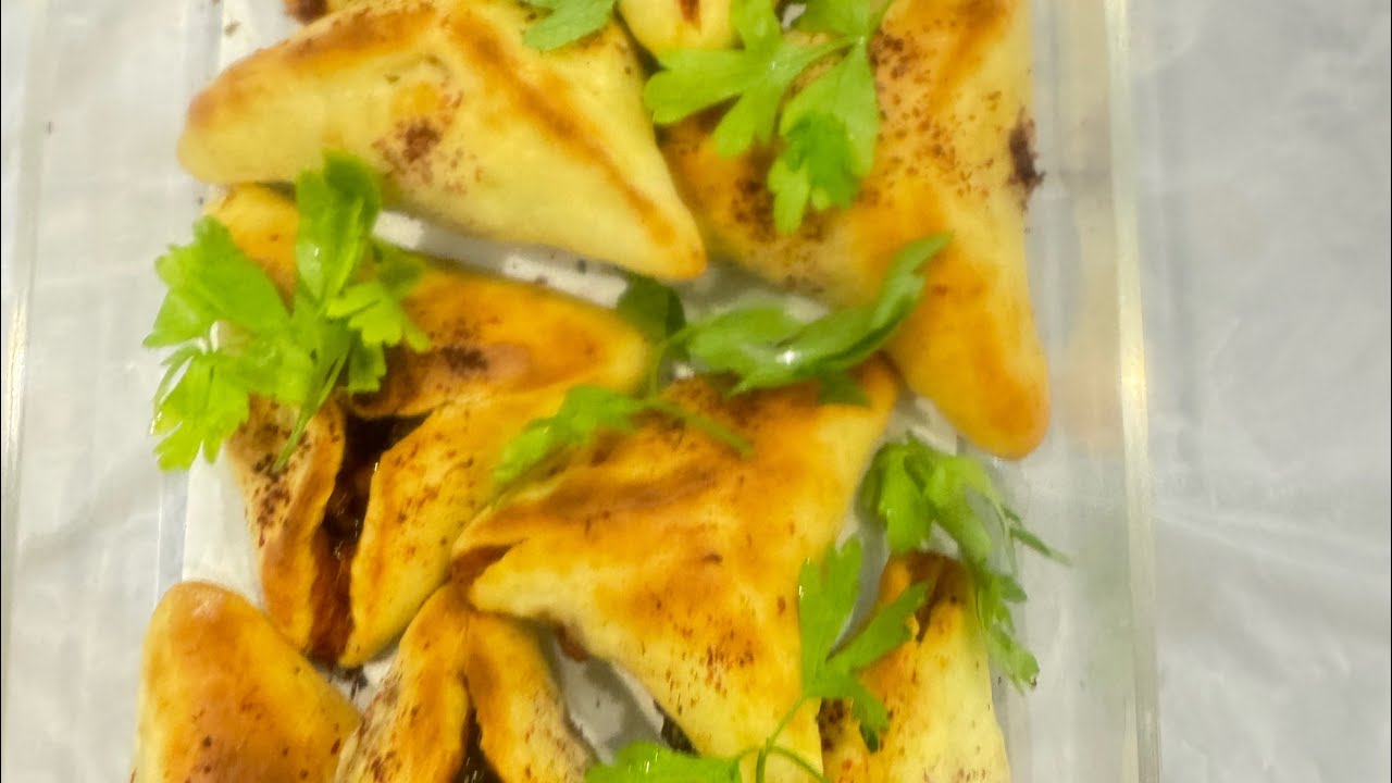 Homemade Fatayer Spinach #fatayer #healthy #yummy #food  #viralvideo #trendingvideo #satisfying 