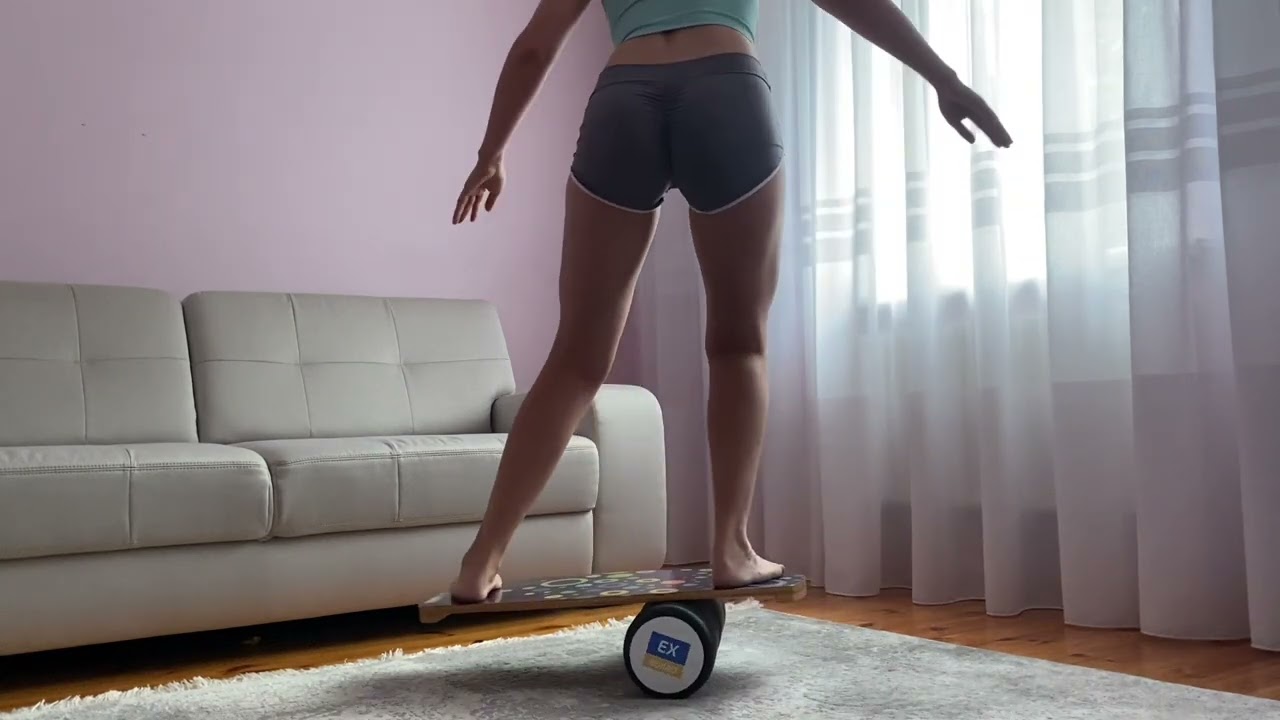 Fit Girl Trying to Stay Up on the Board 😍