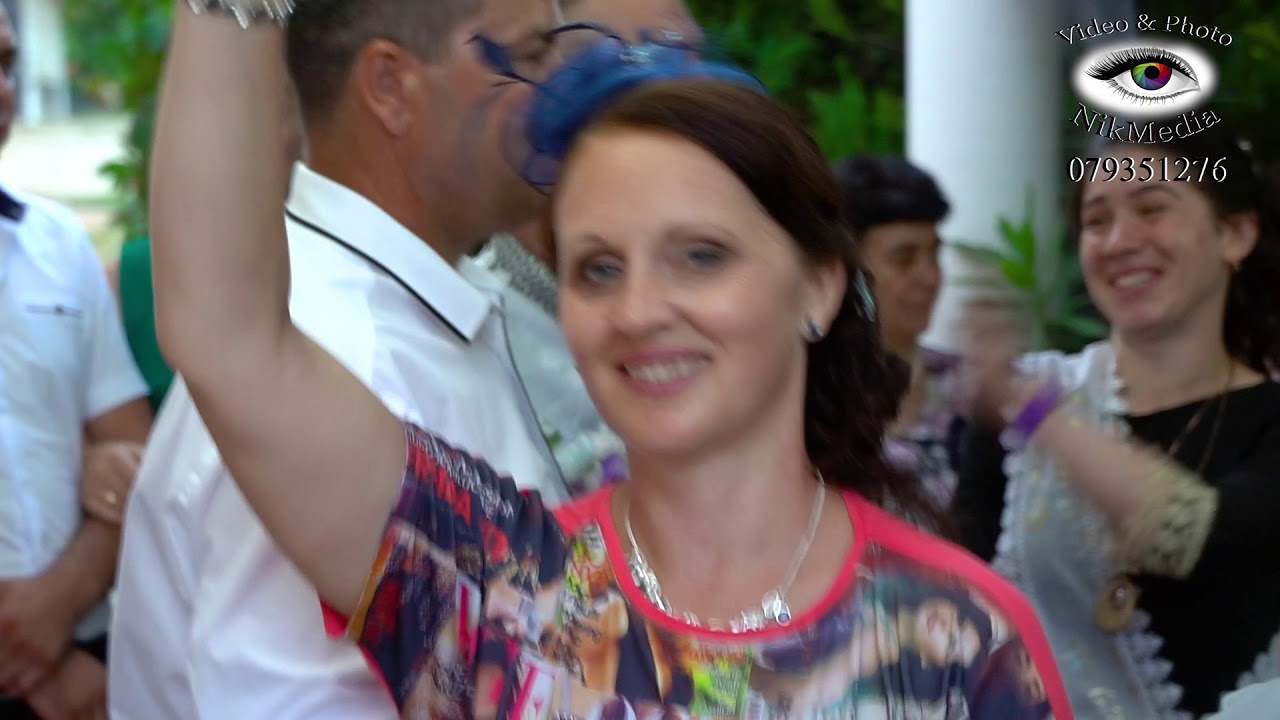 Petrecerea nasilor cu magarul si muzica live la Colibasi, Cahul Moldova
