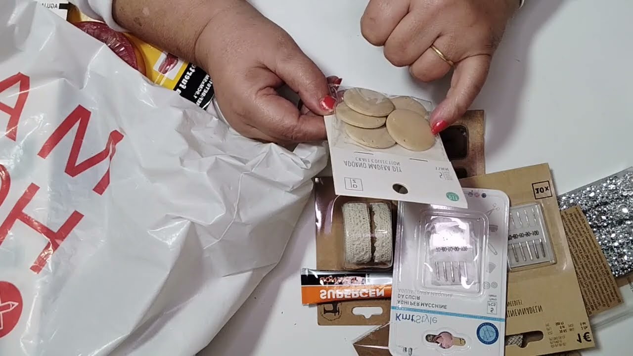 accesorios de costura en tedi y en el chino