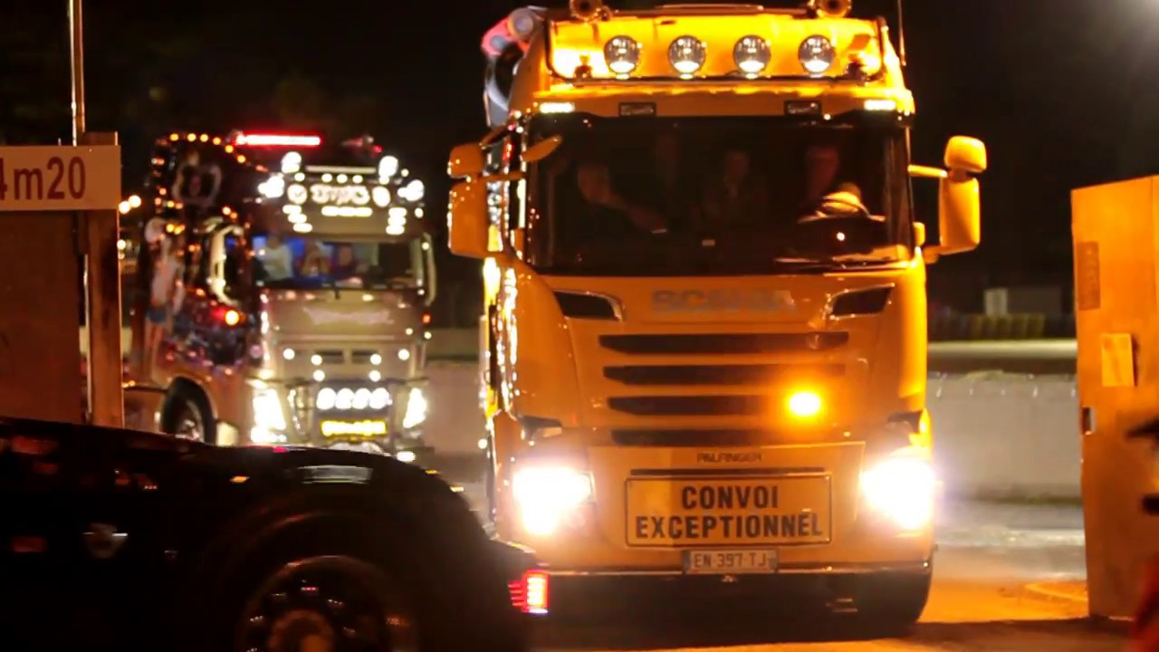 Custom 18 Wheeler Trucks Night Light Show At Biggest European Truckers Union In France 2017