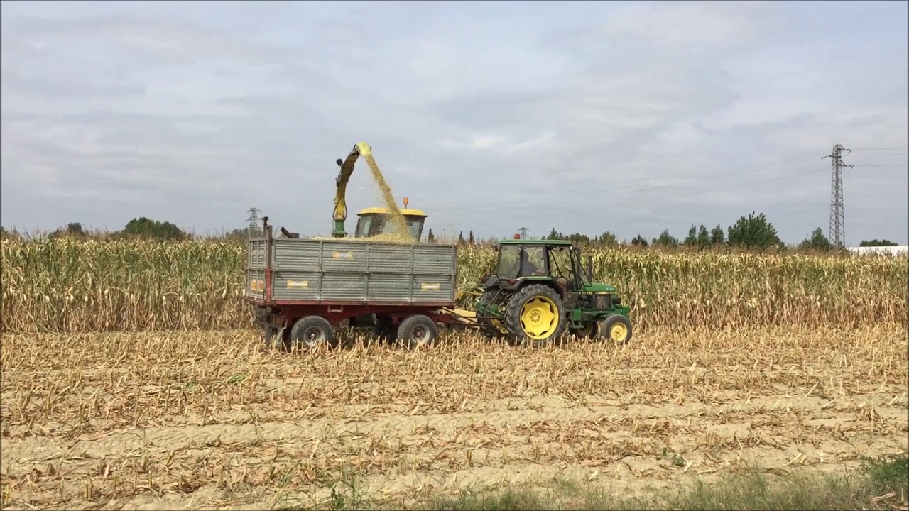 Trincia John Deere 5820, insilato di mais 2017