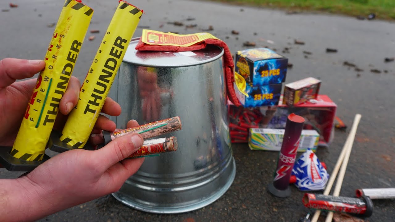VUURWERK AFSTEKEN ONDER EMMER!