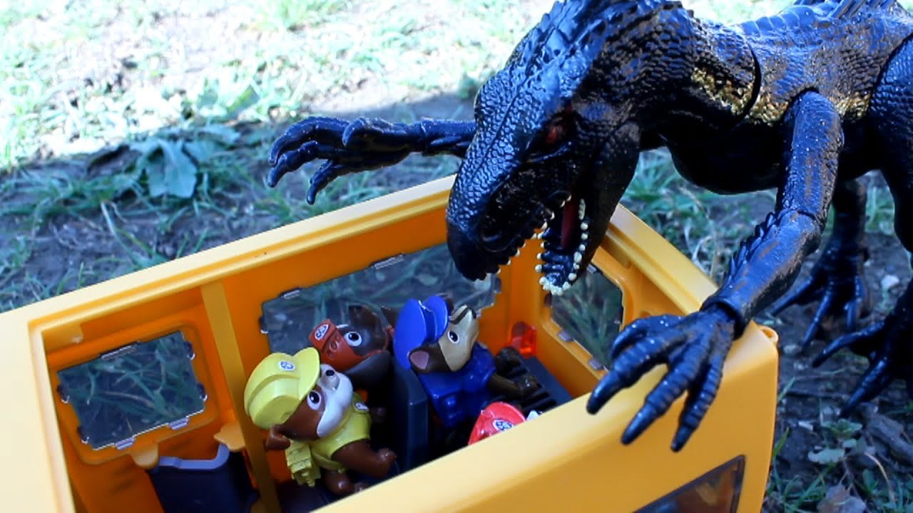 PAW PATROL y el DINOSAURIO!!!! Patrulla canina JURASSIC WORLD Patrulla de cachorros juguetes toys