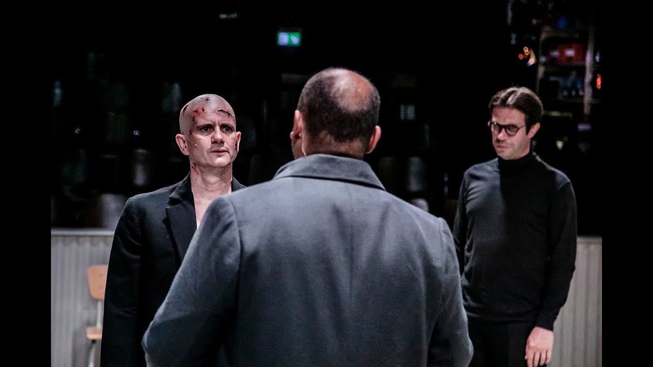 Theater Erlangen - DER ZERBROCHNE KRUG von Heinrich von Kleist